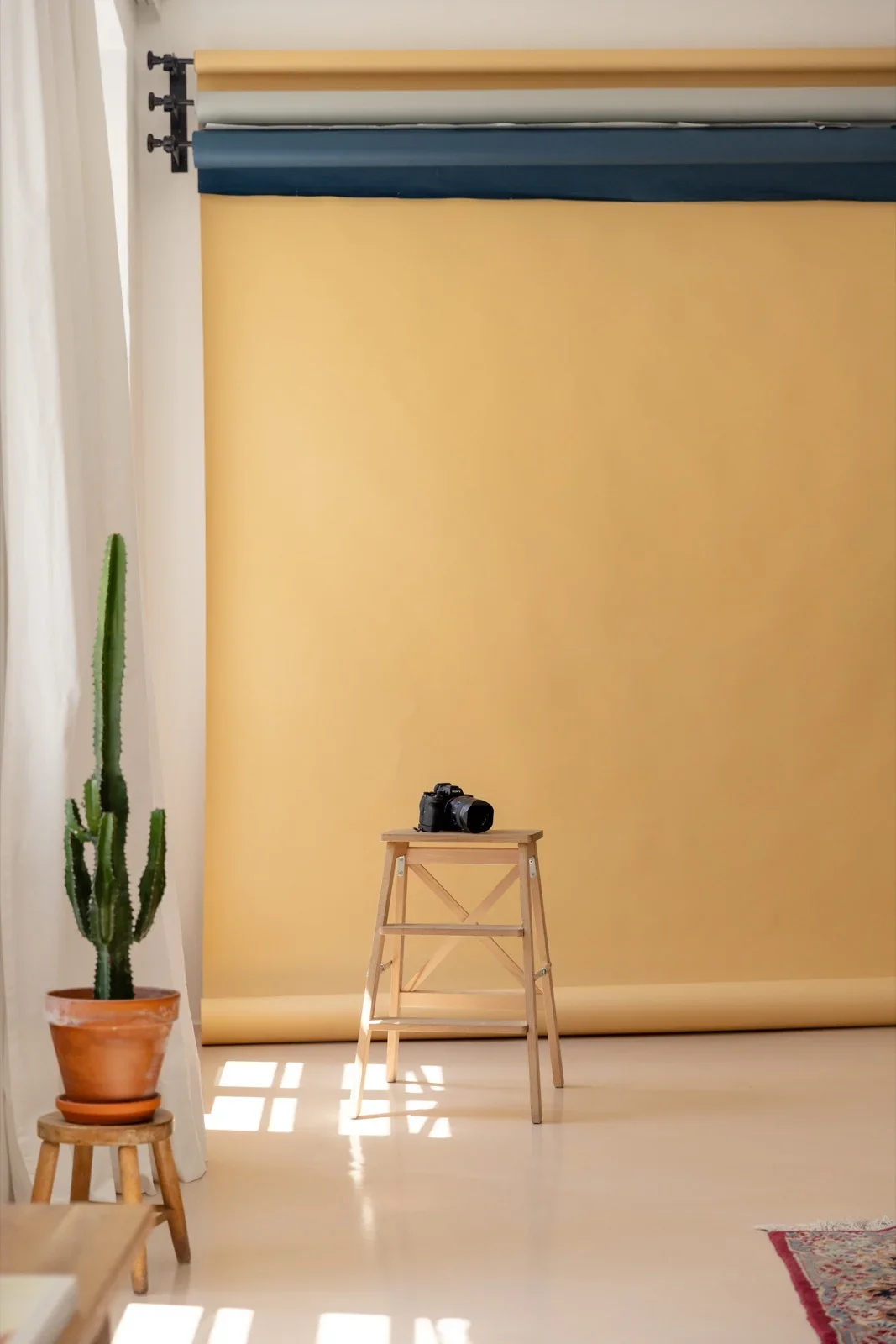 Zeitschriftenhalter an der Wand